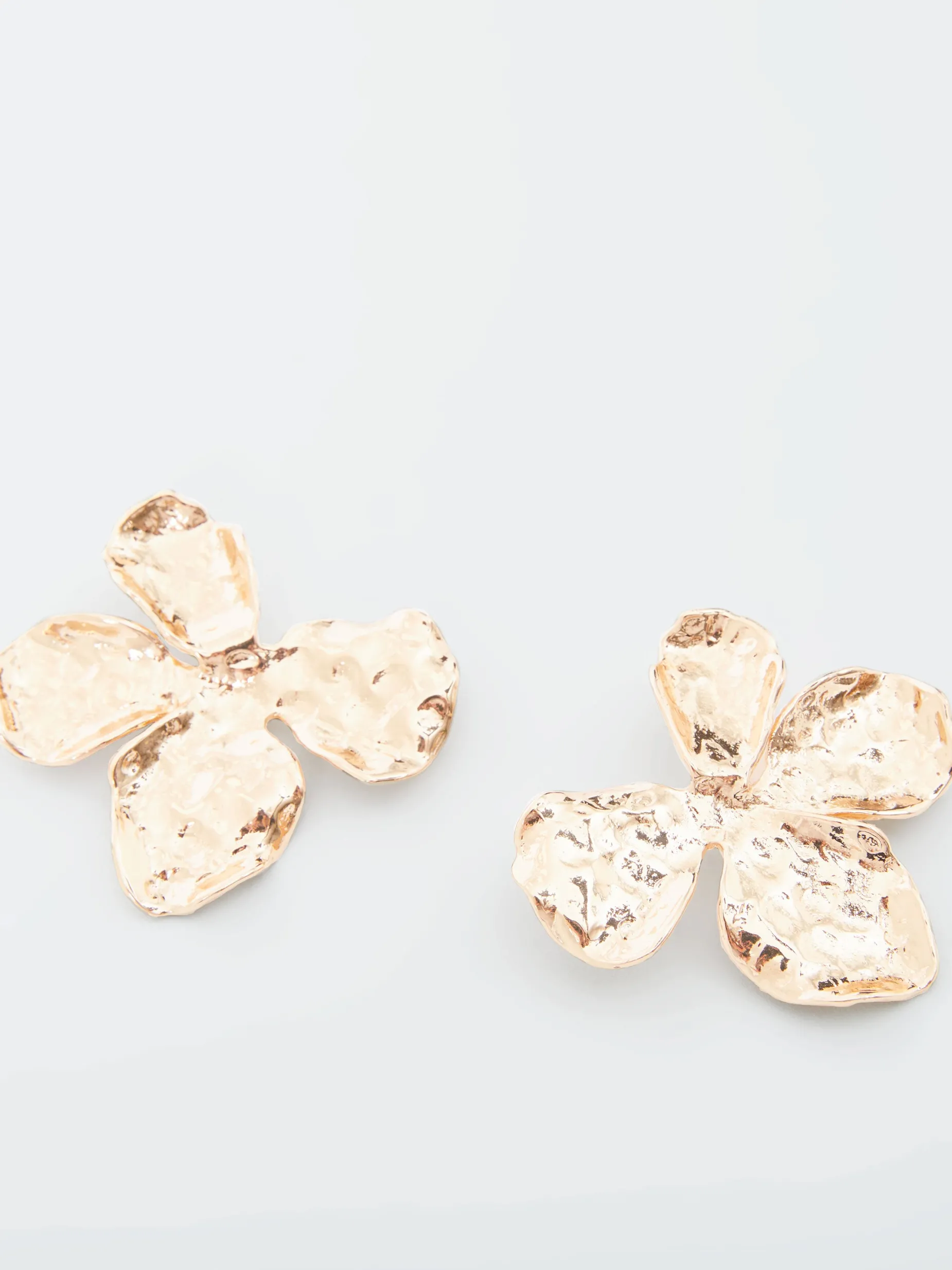 Women French Connection Jewellery|Jewellery-Oversized Hammered Flower Stud Earrings